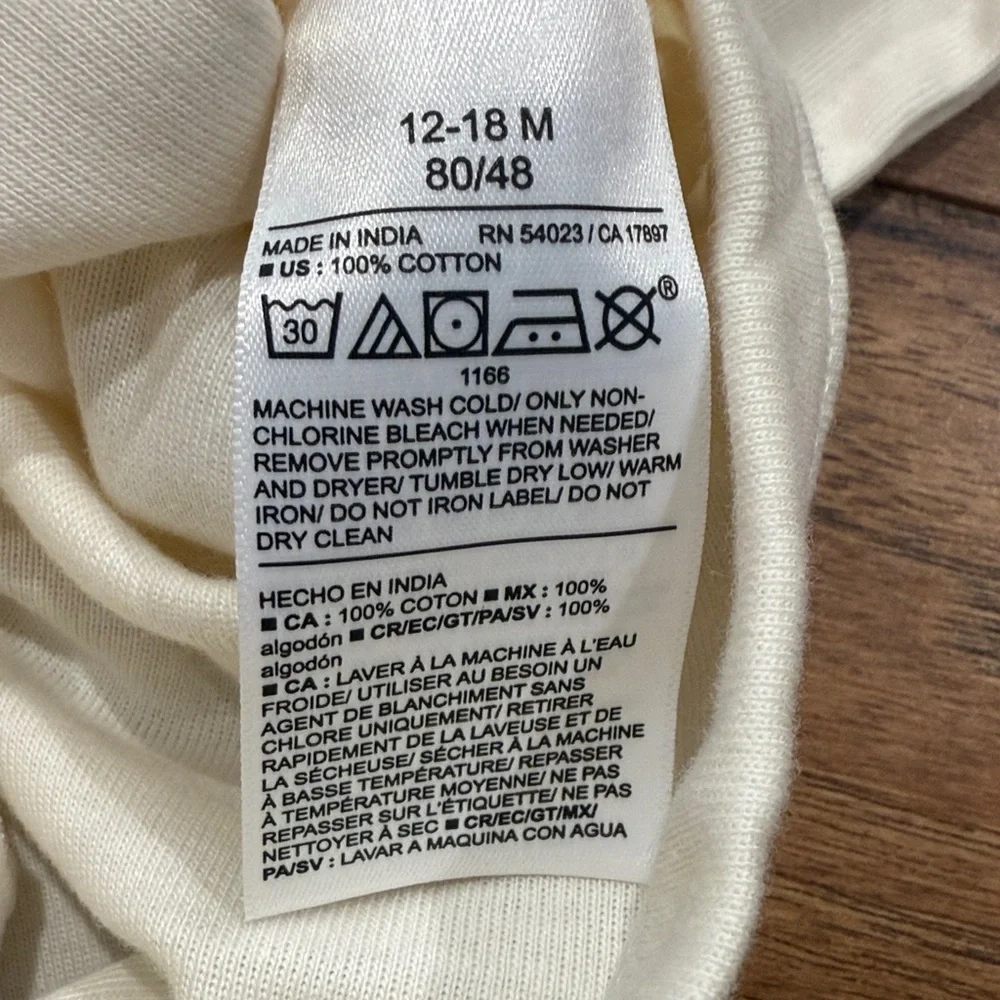 Old Navy Short-Sleeve Baby Bodysuit   - Baby Cousin - Size 12-18 Months